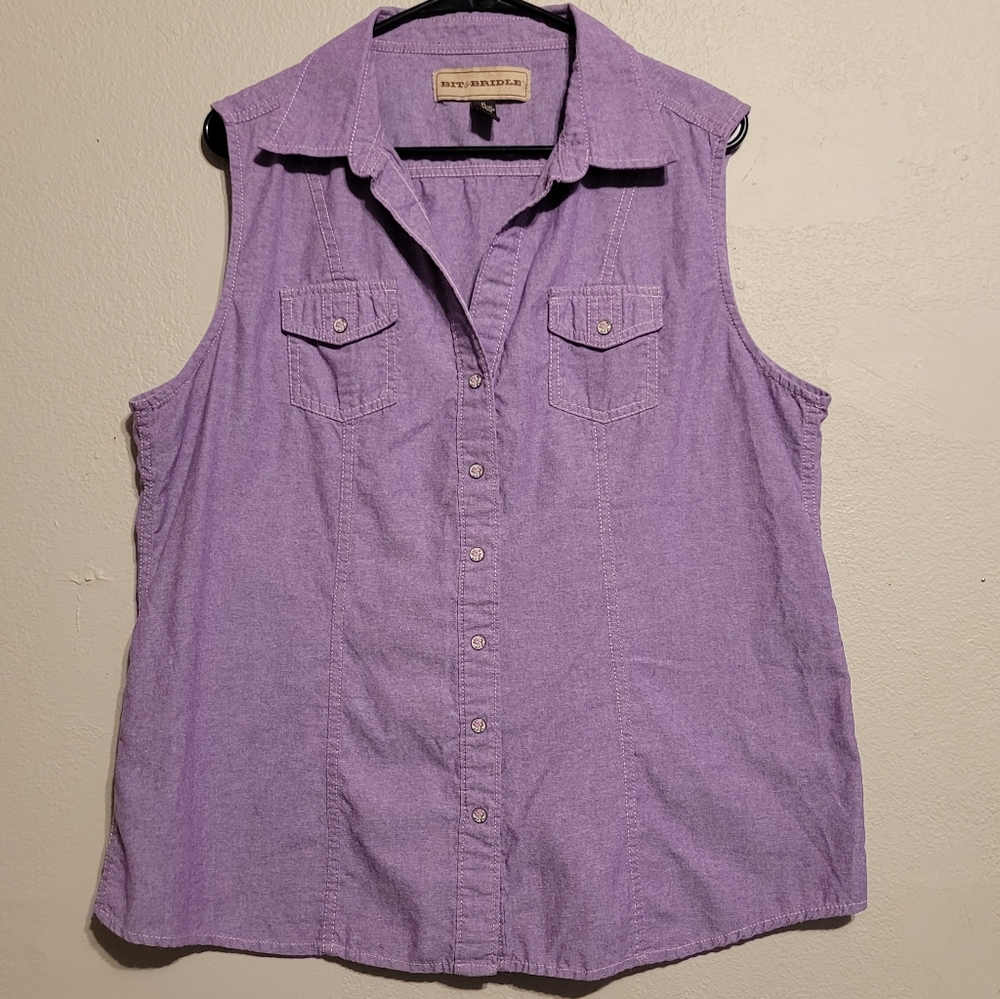 Brit & Brindle Sleeveless Button Down Top (SNAPS)